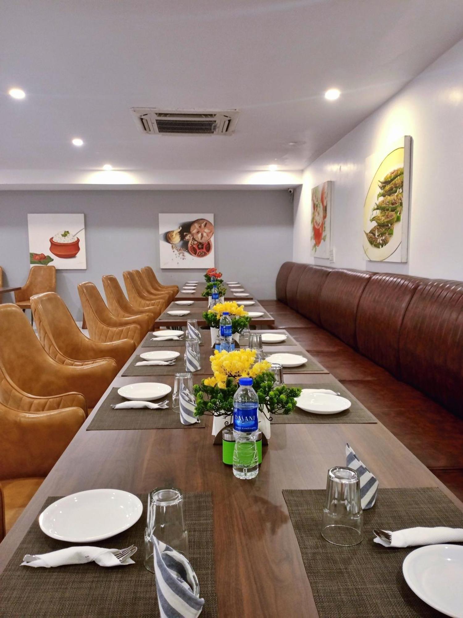 Aamantran Residency Hotel, Sohna Road, Sector 49, Gurugram Gurgaon Bagian luar foto
