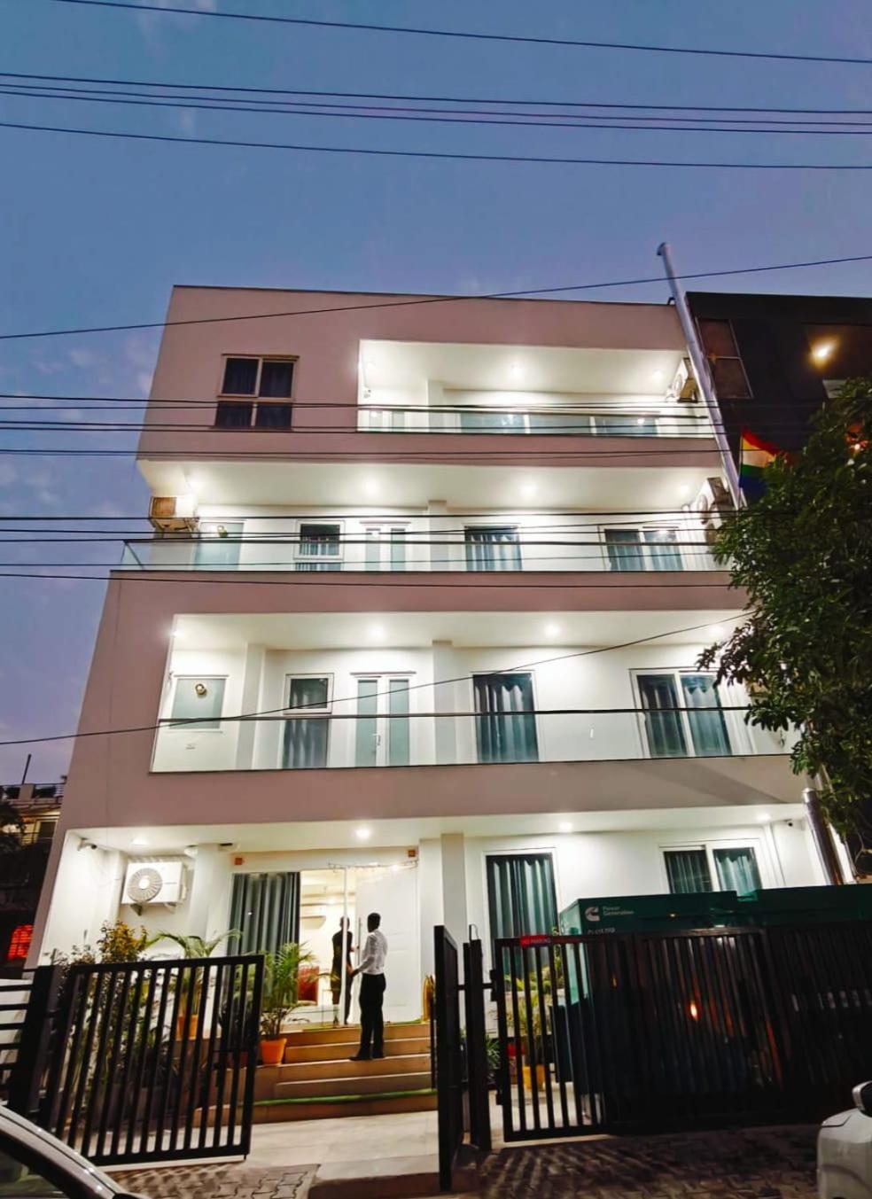 Aamantran Residency Hotel, Sohna Road, Sector 49, Gurugram Gurgaon Bagian luar foto